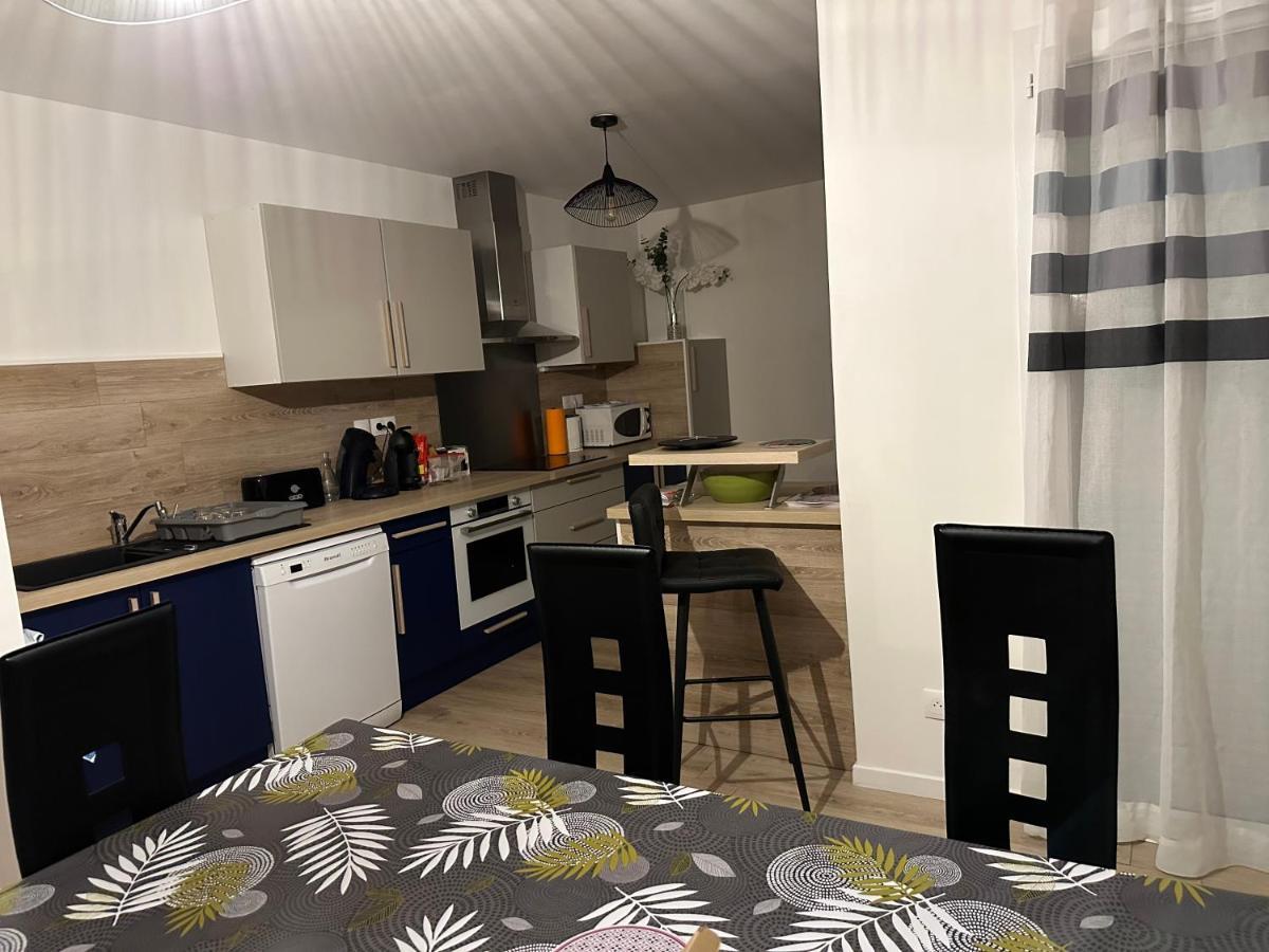 Maison MALOU 3 chambres, moins dd'un kilometre de toutes commodités, pistes cyclables devant l'entrée,a 10km de Bayonne, 6km Capbreton et 3,8km de la plage de Labenne Extérieur photo