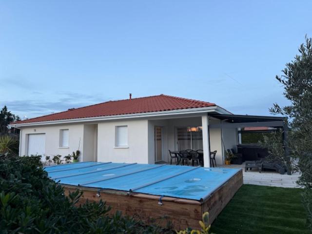 Maison MALOU 3 chambres, moins dd'un kilometre de toutes commodités, pistes cyclables devant l'entrée,a 10km de Bayonne, 6km Capbreton et 3,8km de la plage de Labenne Extérieur photo